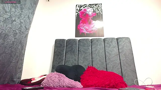 Snapshot of karinna_santana chatting on 1, 10, 2025 karinna santana online show from 1, 10, 2025