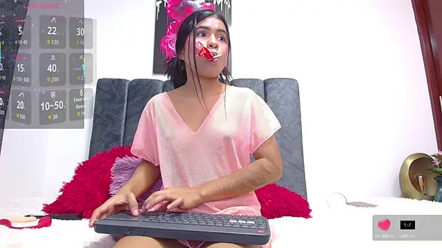 Snapshot of karinna_santana chatting on 17, 10, 2025 karinna santana online show from 17, 10, 2025