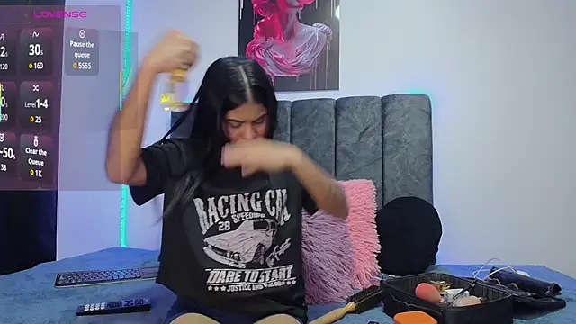 Snapshot of karinna_santana chatting on 12, 1, 2026 karinna santana online show from 12, 1, 2026