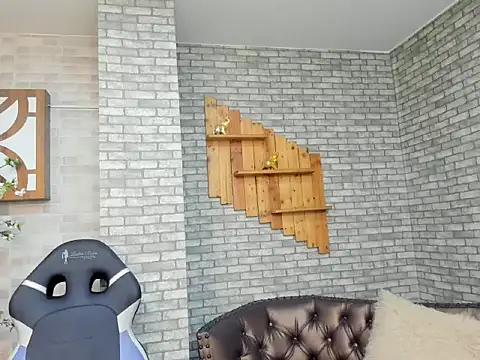 Snapshot of Alisonn_Doll chatting on 6, 11, 2025 Alisonn Doll online show from 6, 11, 2025