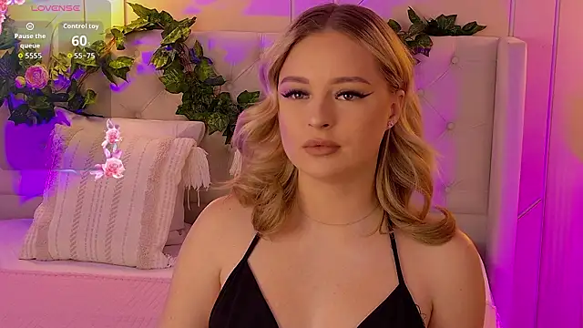 Snapshot of EllyLinn chatting on 1, 2, 2026 EllyLinn online show from 1, 2, 2026