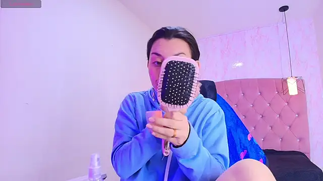 Snapshot of Iris__77 chatting on 11, 10, 2025 Iris 77 online show from 11, 10, 2025