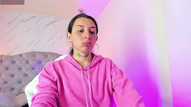 Snapshot of Iris__77 chatting on 3, 11, 2025 Iris 77 online show from 3, 11, 2025