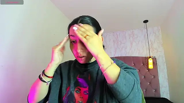 Snapshot of Iris__77 chatting on 4, 11, 2025 Iris 77 online show from 4, 11, 2025