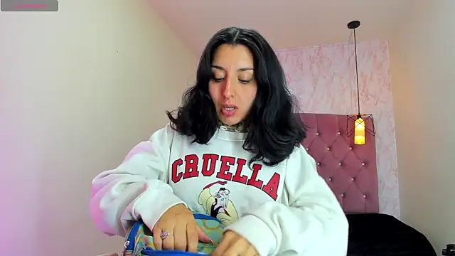 Snapshot of Iris__77 chatting on 5, 11, 2025 Iris 77 online show from 5, 11, 2025