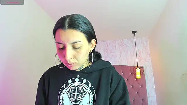 Snapshot of Iris__77 chatting on 6, 11, 2025 Iris 77 online show from 6, 11, 2025