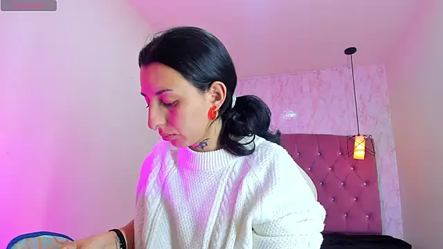 Snapshot of Iris__77 chatting on 13, 11, 2025 Iris 77 online show from 13, 11, 2025