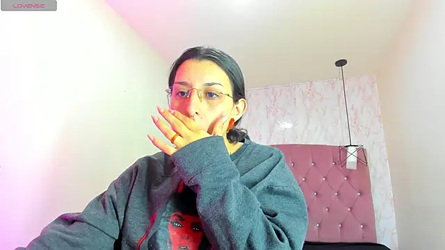 Snapshot of Iris__77 chatting on 14, 11, 2025 Iris 77 online show from 14, 11, 2025