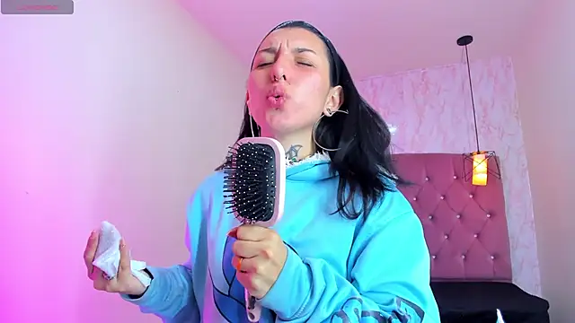 Snapshot of Iris__77 chatting on 24, 11, 2025 Iris 77 online show from 24, 11, 2025