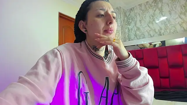 Snapshot of Iris__77 chatting on 2, 12, 2025 Iris 77 online show from 2, 12, 2025