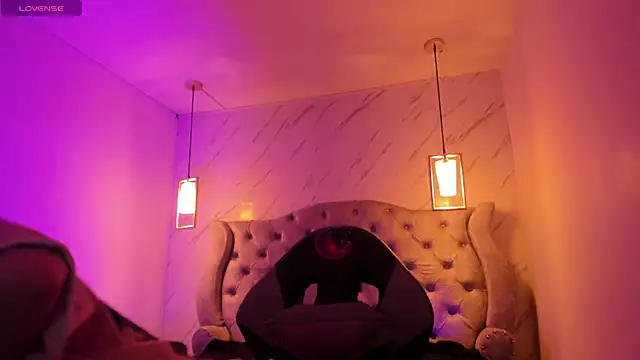 Snapshot of Iris__77 chatting on 16, 12, 2025 Iris 77 online show from 16, 12, 2025