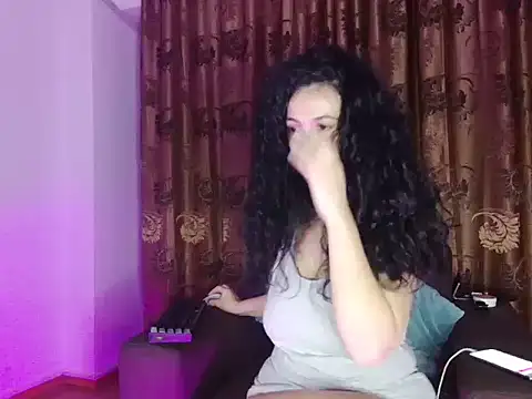 Snapshot of JadeLure chatting on 9, 10, 2025 JadeLure online show from 9, 10, 2025