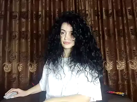 Snapshot of JadeLure chatting on 4, 11, 2025 JadeLure online show from 4, 11, 2025