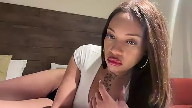 realrockybee1 online show from 7, 10, 2025