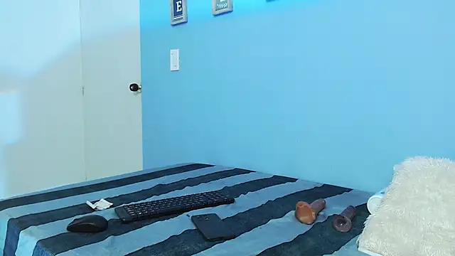 Snapshot of luna_hawks chatting on 24, 10, 2025 luna hawks online show from 24, 10, 2025