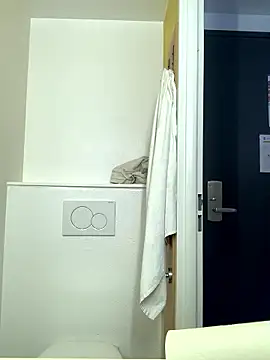 GoldenPussy1329 online show from 10, 1, 2026