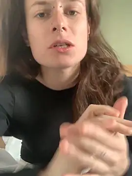 GoldenPussy1329 online show from 25, 3, 2026