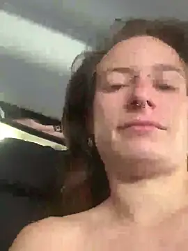 GoldenPussy1329 online show from 18, 5, 2026