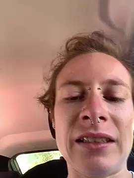 GoldenPussy1329 online show from 25, 5, 2026