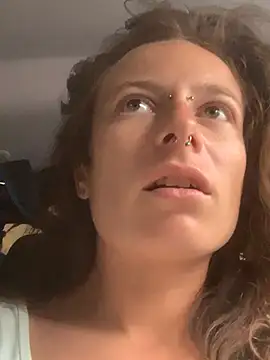 GoldenPussy1329 online show from 29, 5, 2026