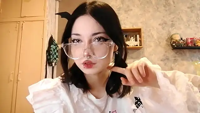 Snapshot of Beeping_Creature chatting on 26, 10, 2025 Beeping Creature online show from 26, 10, 2025