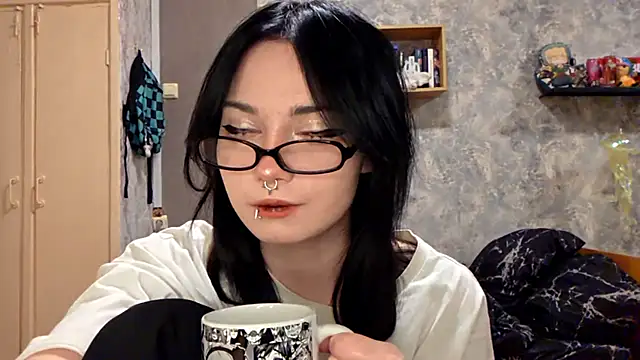 Snapshot of Beeping_Creature chatting on 10, 11, 2025 Beeping Creature online show from 10, 11, 2025