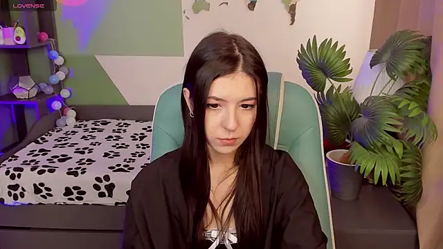 Snapshot of Azaliya_Haze chatting on 11, 10, 2025 Azaliya Haze online show from 11, 10, 2025