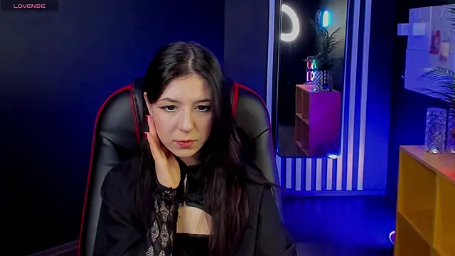 Snapshot of Azaliya_Haze chatting on 12, 10, 2025 Azaliya Haze online show from 12, 10, 2025