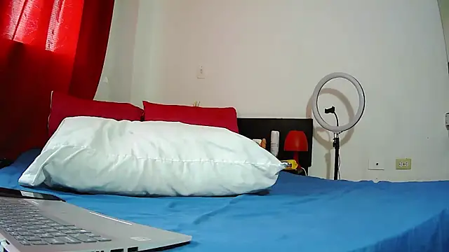 Snapshot of MissAsly chatting on 14, 11, 2025 MissAsly online show from 14, 11, 2025