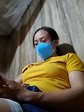 Snapshot of Tuyet_xx chatting on 9, 10, 2025 Tuyet xx online show from 9, 10, 2025