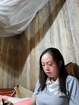 Snapshot of Tuyet_xx chatting on 20, 10, 2025 Tuyet xx online show from 20, 10, 2025