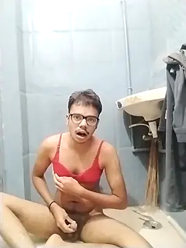 Snapshot of sexybobby13 chatting on 7, 10, 2025 sexybobby13 online show from 7, 10, 2025