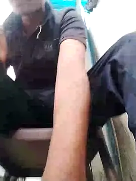 Snapshot of sexybobby13 chatting on 13, 10, 2025 sexybobby13 online show from 13, 10, 2025