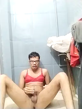 Snapshot of sexybobby13 chatting on 16, 10, 2025 sexybobby13 online show from 16, 10, 2025