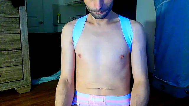 Snapshot of highinhtxx chatting on 30, 9, 2025 highinhtxx online show from 30, 9, 2025