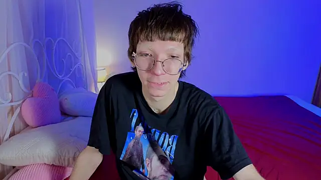 Snapshot of TommieHi chatting on 3, 10, 2025 TommieHi online show from 3, 10, 2025