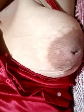 Snapshot of Hotmommax chatting on 18, 1, 2026 Hotmommax online show from 18, 1, 2026