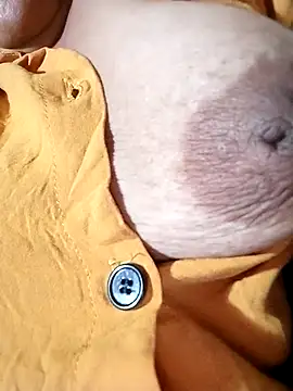 Snapshot of Hotmommax chatting on 3, 2, 2026 Hotmommax online show from 3, 2, 2026