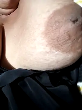 Snapshot of Hotmommax chatting on 13, 2, 2026 Hotmommax online show from 13, 2, 2026