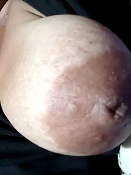 Snapshot of Hotmommax chatting on 21, 2, 2026 Hotmommax online show from 21, 2, 2026