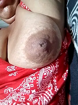 Snapshot of Hotmommax chatting on 23, 2, 2026 Hotmommax online show from 23, 2, 2026