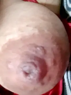 Snapshot of Hotmommax chatting on 12, 3, 2026 Hotmommax online show from 12, 3, 2026