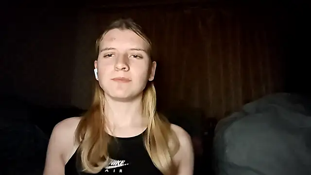 LynteriLain online show from 17, 10, 2025