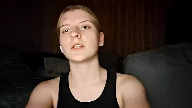 LynteriLain online show from 18, 10, 2025