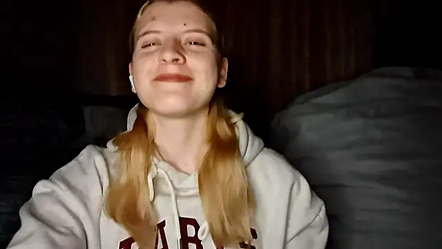 LynteriLain online show from 19, 10, 2025