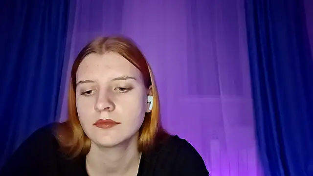 LynteriLain online show from 5, 11, 2025