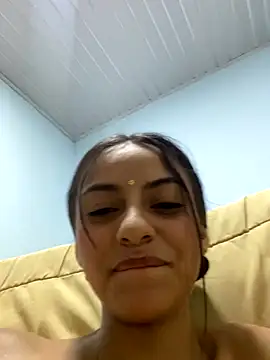 Snapshot of miluwatson chatting on 20, 11, 2025 miluwatson online show from 20, 11, 2025