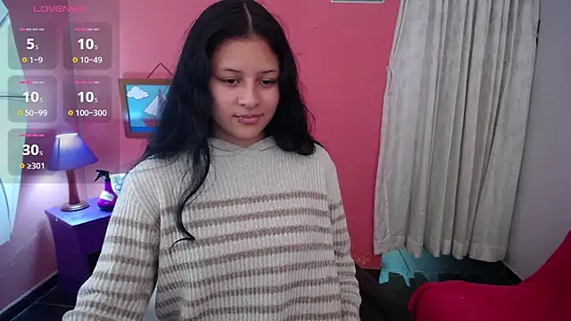 Snapshot of little_ashly2 chatting on 27, 9, 2025 little ashly2 online show from 27, 9, 2025