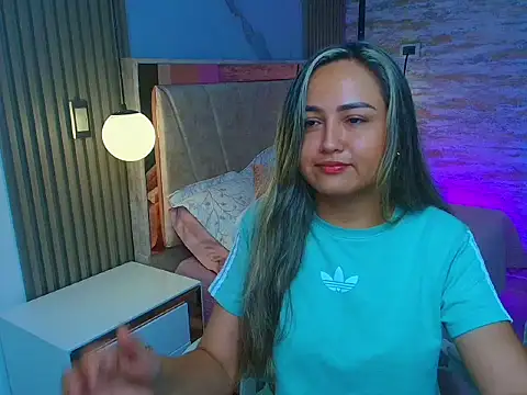 Snapshot of lila_cute1 chatting on 7, 10, 2025 lila cute1 online show from 7, 10, 2025