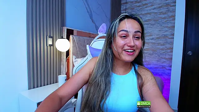 Snapshot of lila_cute1 chatting on 22, 10, 2025 lila cute1 online show from 22, 10, 2025